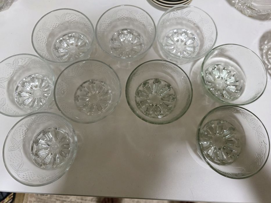 Срочно продаю баночки для специй, вазы для цветов, бокалы и вазочки