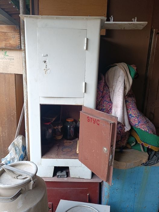 Сейф металлический