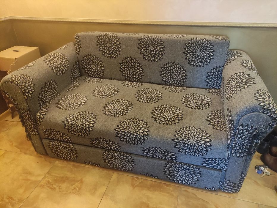 Разтегателен диван