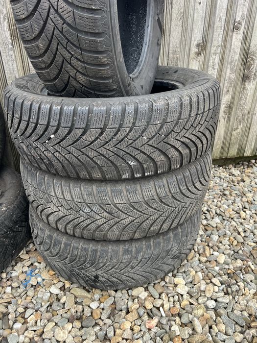 Anvelope iarna 205 60 16 (100 lei buc)