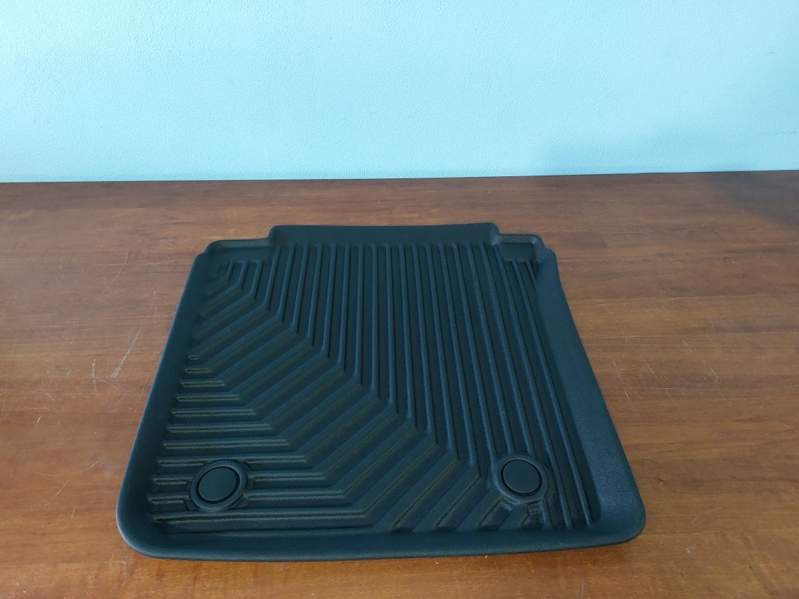 Covorase auto (presuri) tip tavita dedicate BMW SERIA 7 G70