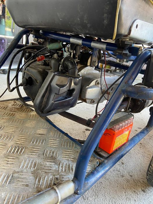 Tricicleta pentru seniori pe benzina