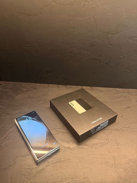 Samsung Galaxy Z Fold 5 в гаранция