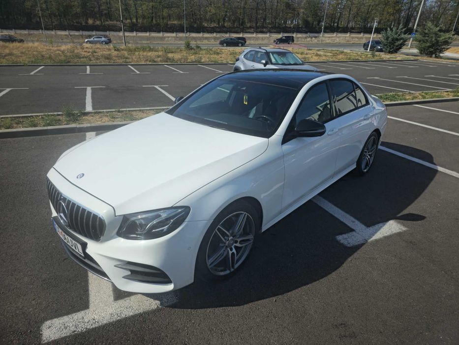 Mercedes E220 panoramic