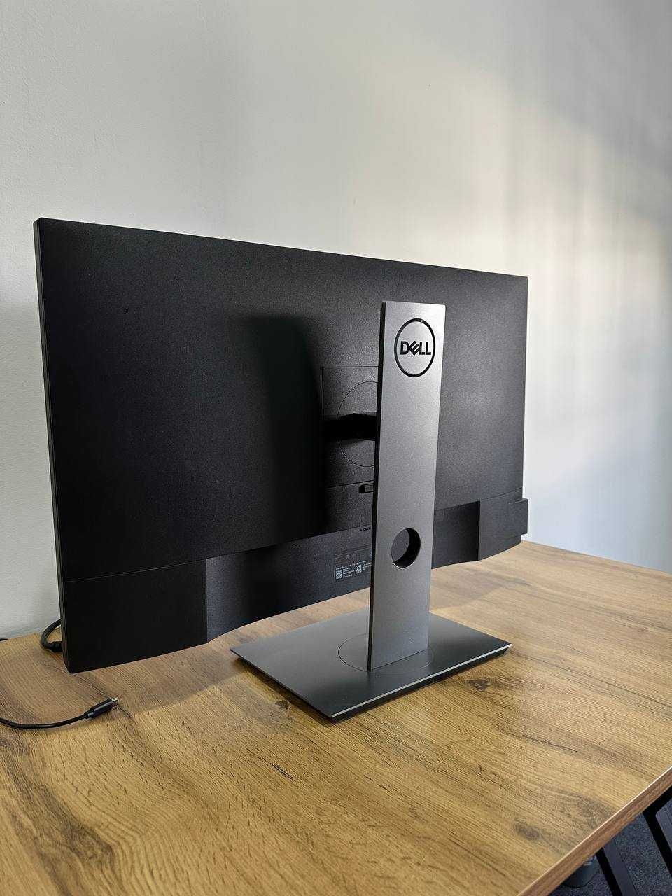 Монитор Dell 2720D "27"