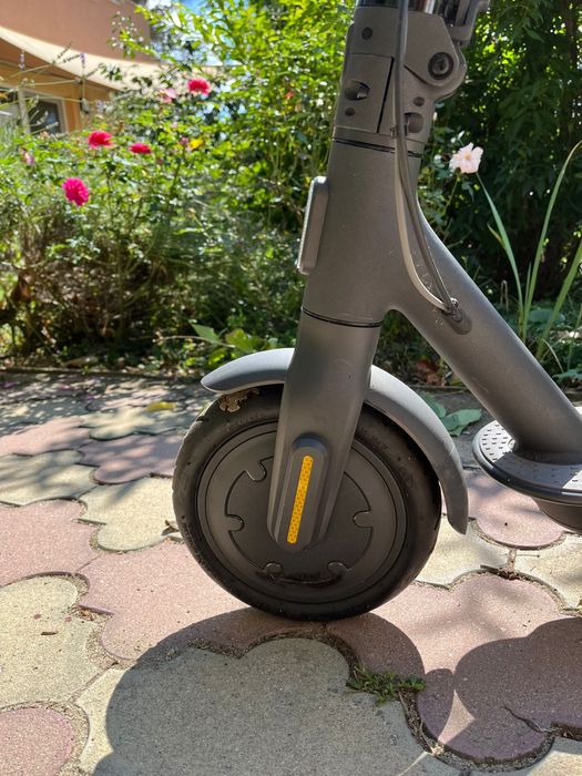 Trotineta electrica XIAOMI MI ESSENTIAL, 8.5 inch, pliabila, negru