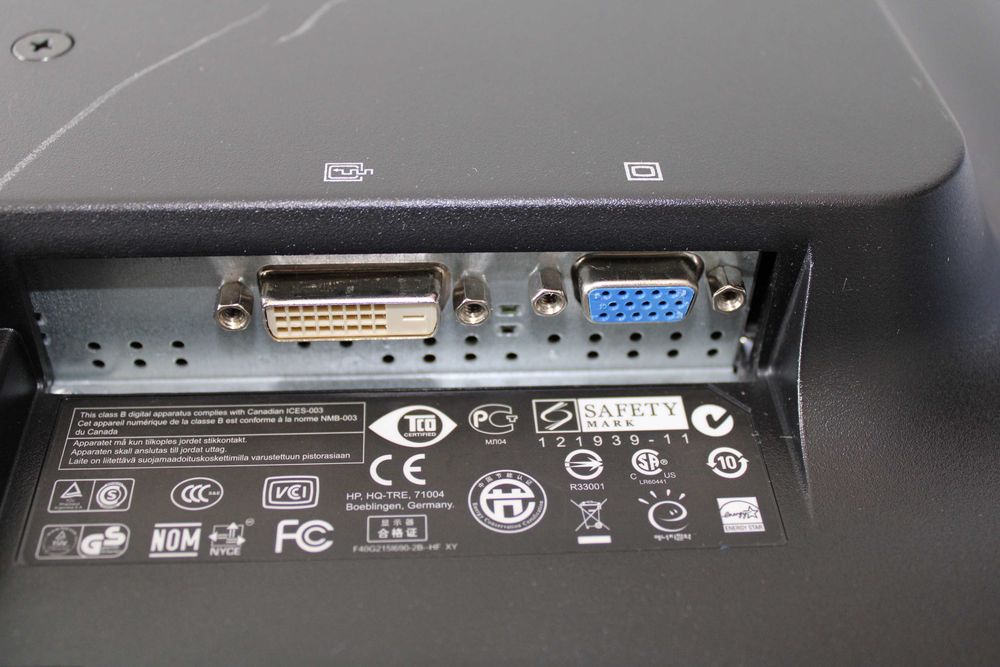 Монитор HP ProDisplay P221