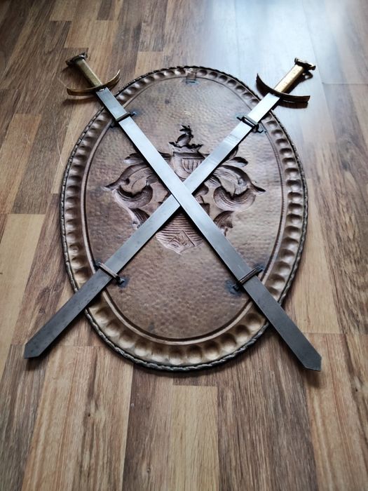 Panoplie cupru cu doua sabii