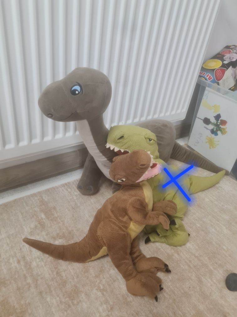 2 dinozauri plus Ikea