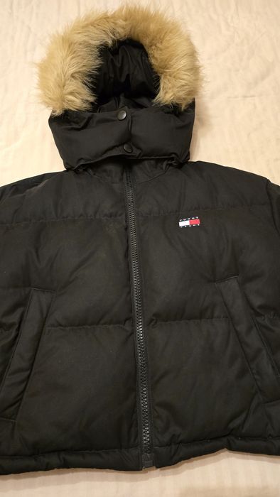 Продавам яке Tommy Jeans, размер S