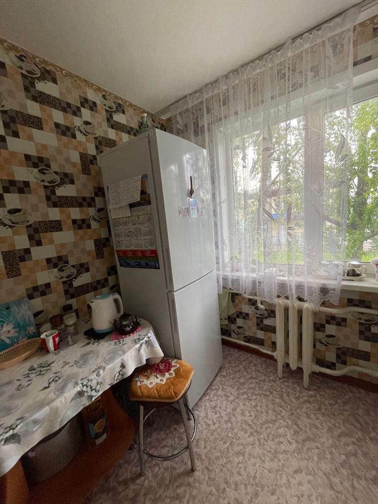 Продам 2 х ком Черемушки 2 этаж