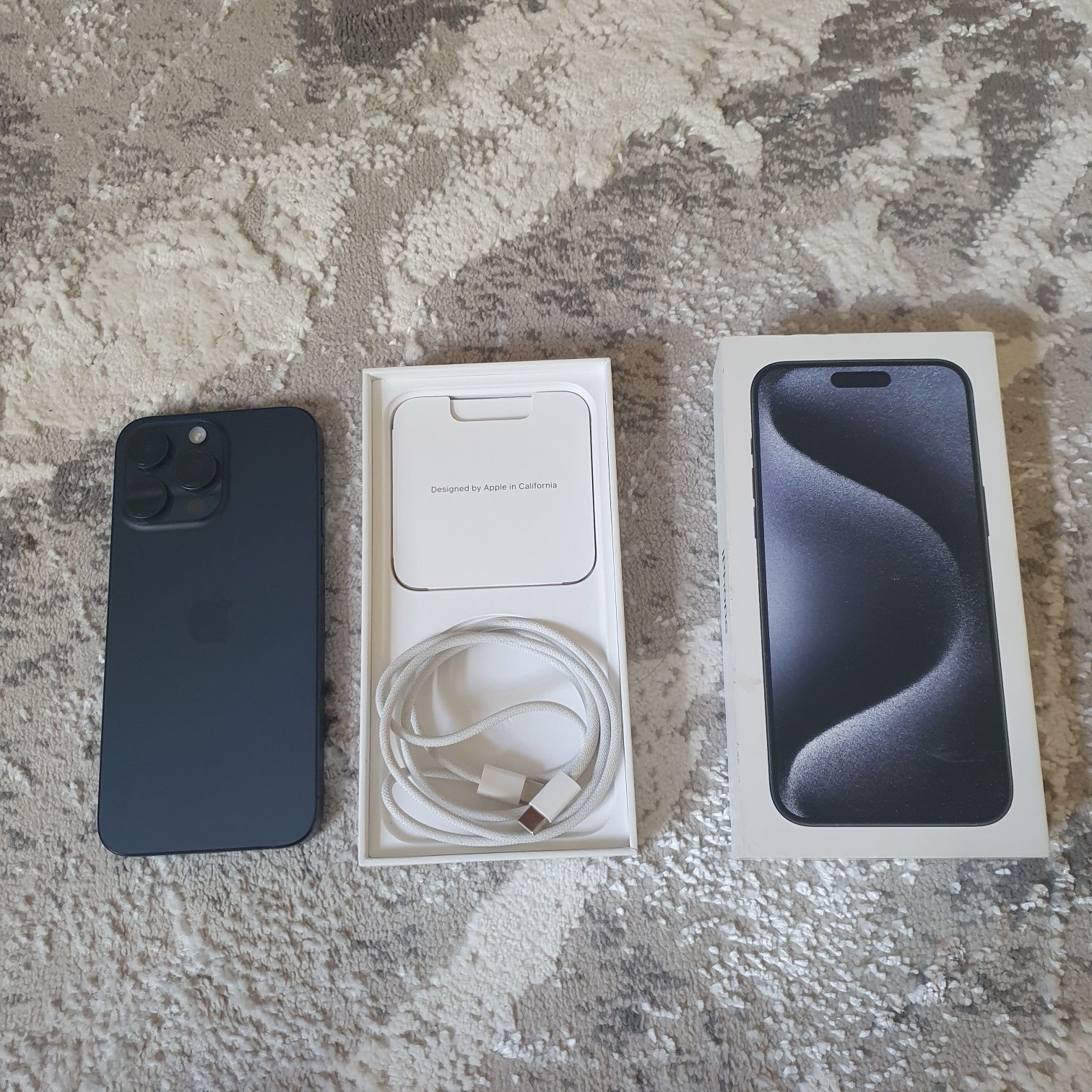 Iphone 15 pro max 256 GB как новое цена 980 $