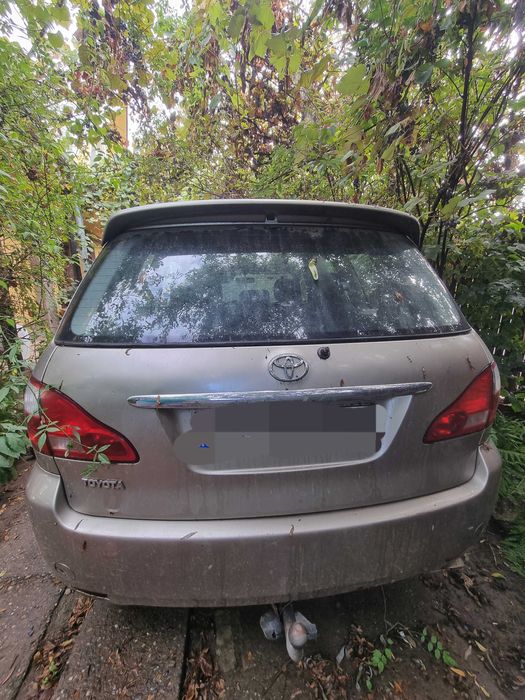 Toyota avensis verso