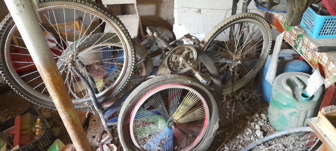 Velosiped 3 ta sotiladi