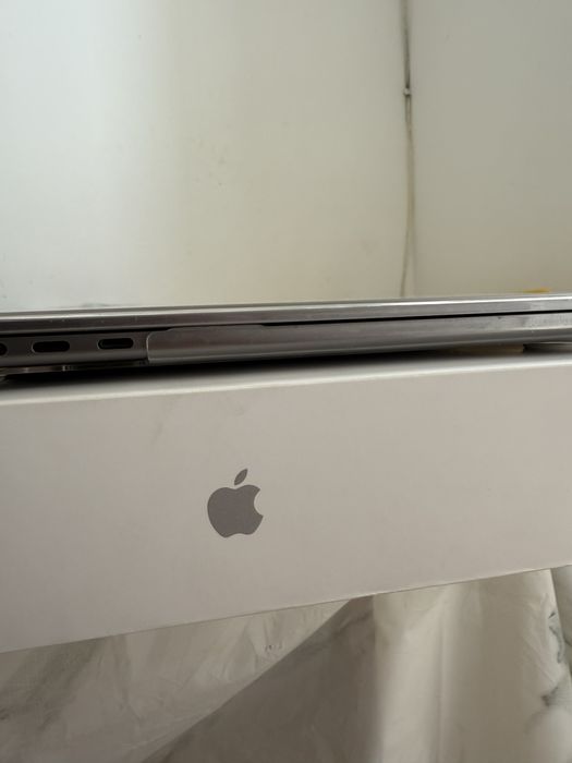 СРОЧНО продается Apple MacBook Air 15 2023 в отличном состоянии