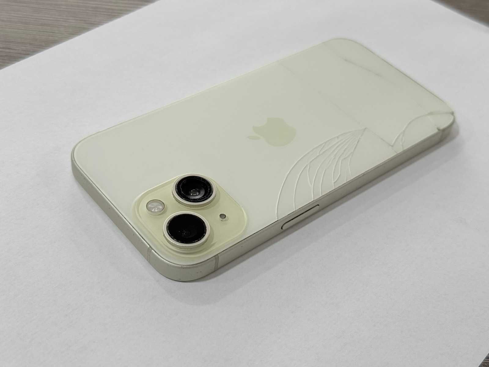 Продавам Iphone 15 128gb