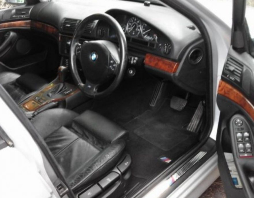 BMW / БМВ E39 525i-192k.c/ 2002 / Теглич / На Части