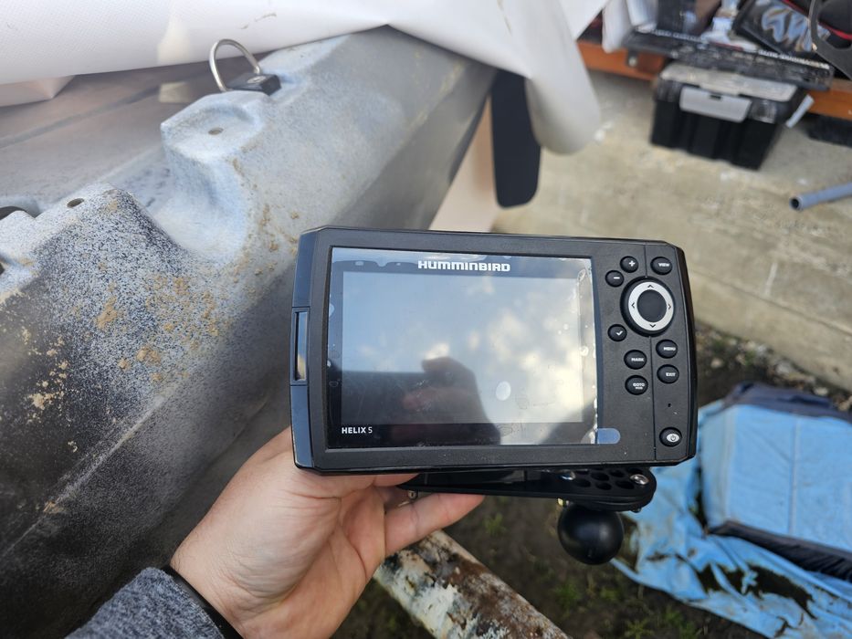Vand sonar Humminbird Helix 5 CHIRP GPS G3 cu sonda XNT9HWT
