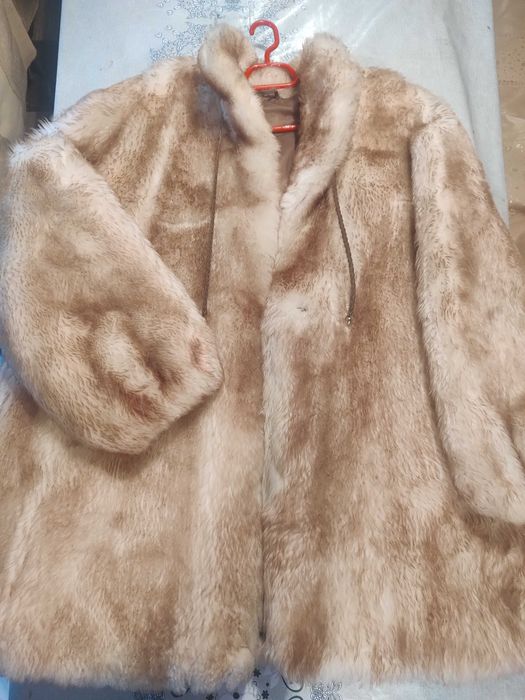 Blană de vulpe roșie