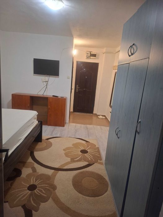 Inchiriez garsoniera