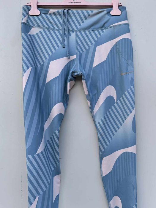 Nike оригинален дамски клин М/Л размер