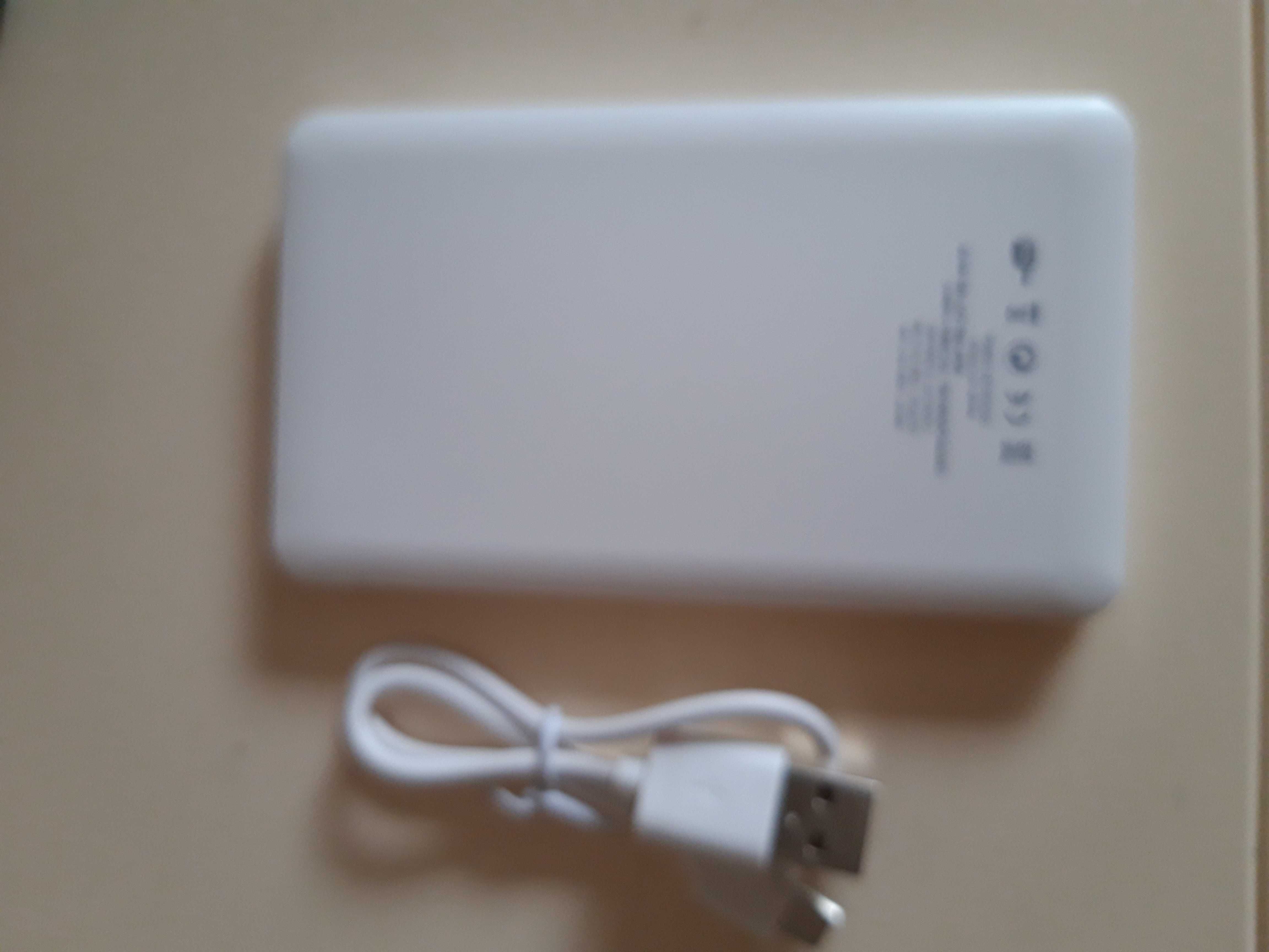 Беспроводная зарядка на Айфон и аккумулятор для телефона