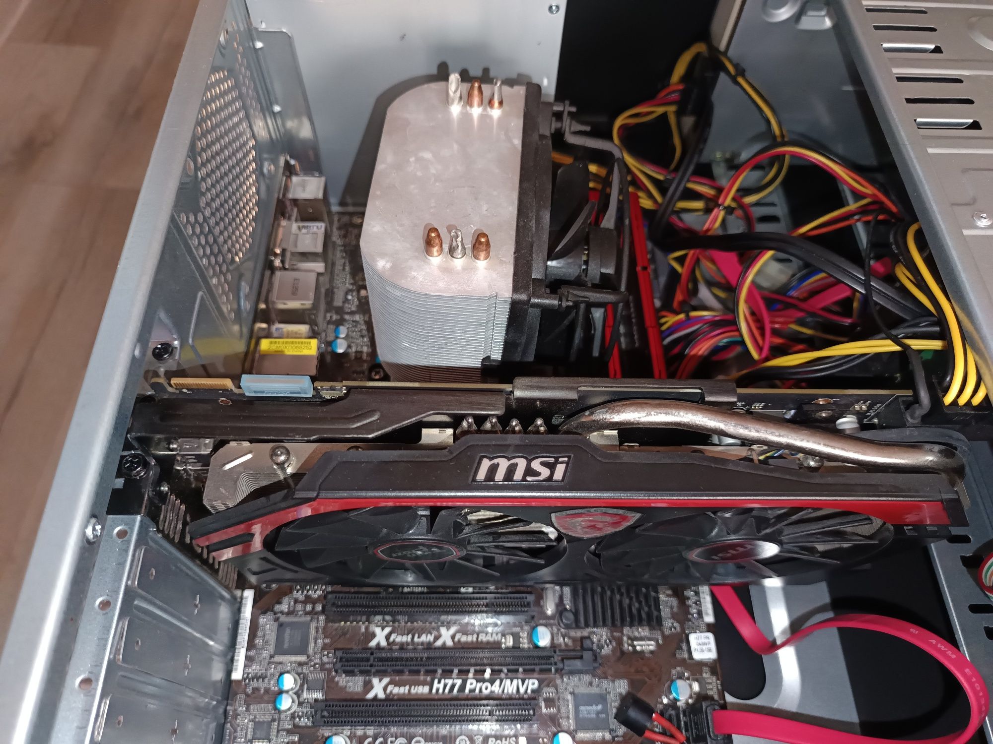 Компютър Xeon E3-1220 8M , H77 Pro4 MVP , 16gb DDR3 , MSI R9 280 3gb