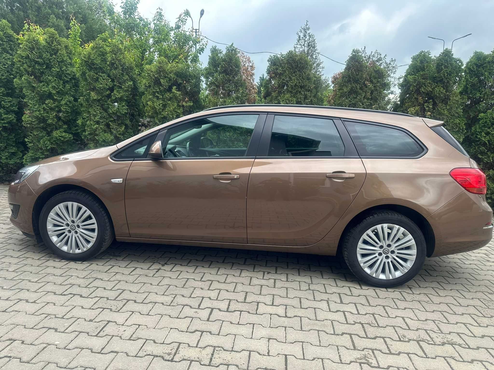 Opel Astra Sport Tourer, an fabr. 2016