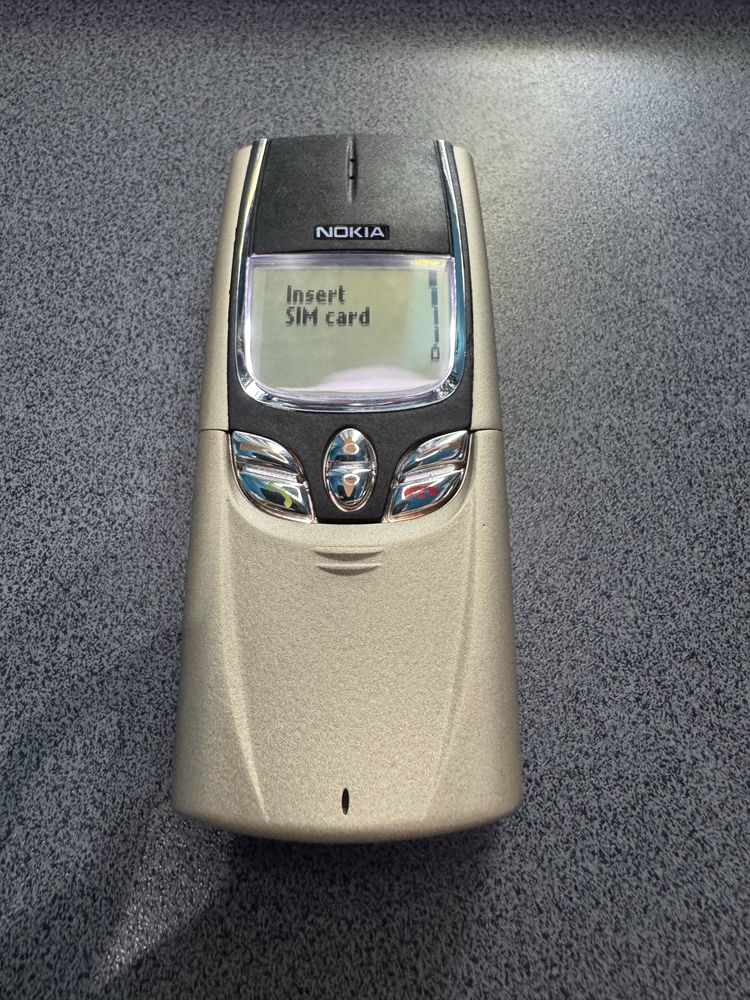 Nokia 8850 Gold stare buna