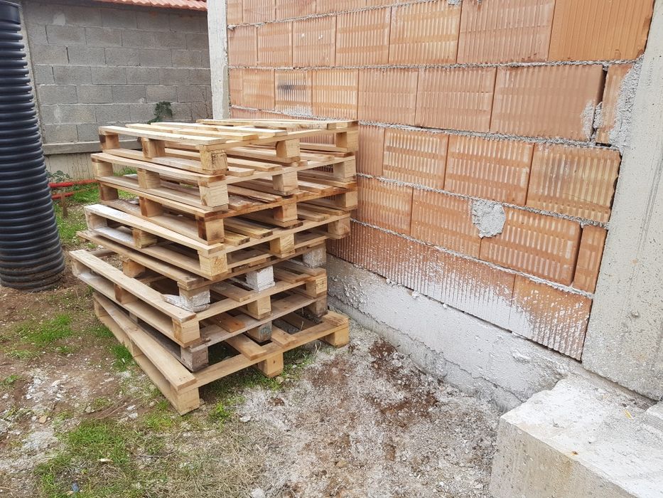 Продавам дървени палети