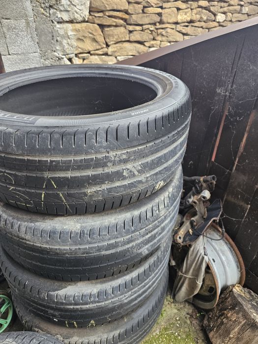 Продават се гуми