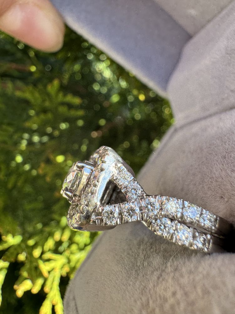 Inel din aur si diamante