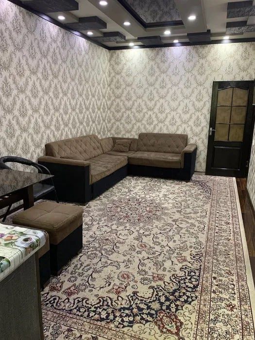 Shayhontohur tumani Ashxobod atrofida 2xonali kvartira bor