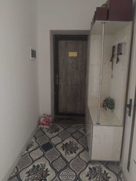 5 каватли уйнинг 5 каватида жойлашган 3 хонали хонадон сотилади