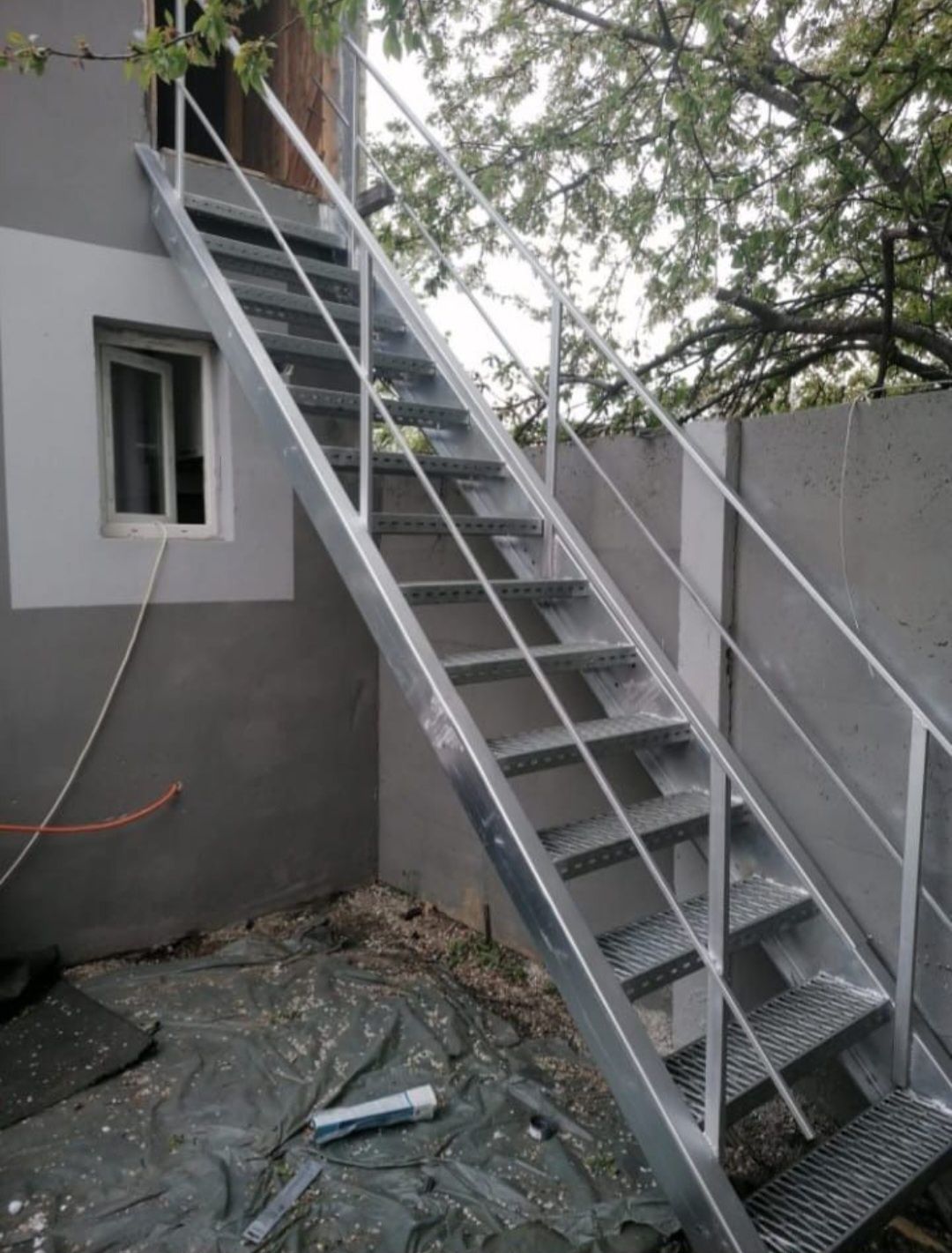 Scară zincată profesională