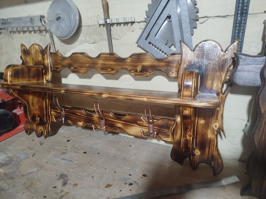 Продам вешалки из дерева