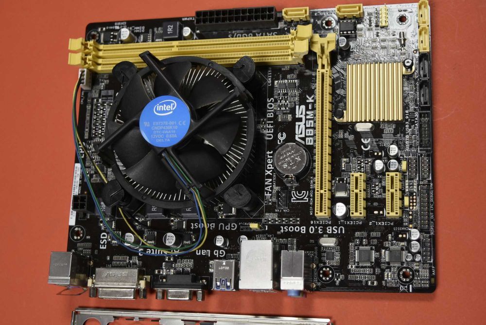 ASUS B85M-K + I5 4460 + CPU Cooler - 1150 сокет . Дъно и процесор.