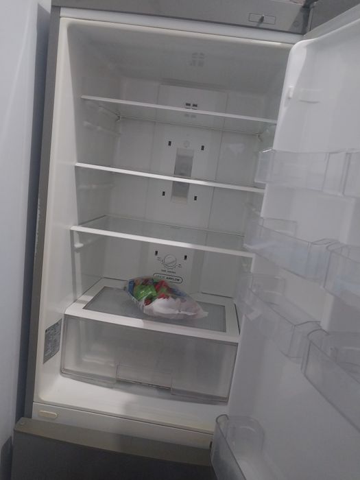 Холодильник  жагдайы жаксы  жасап тур