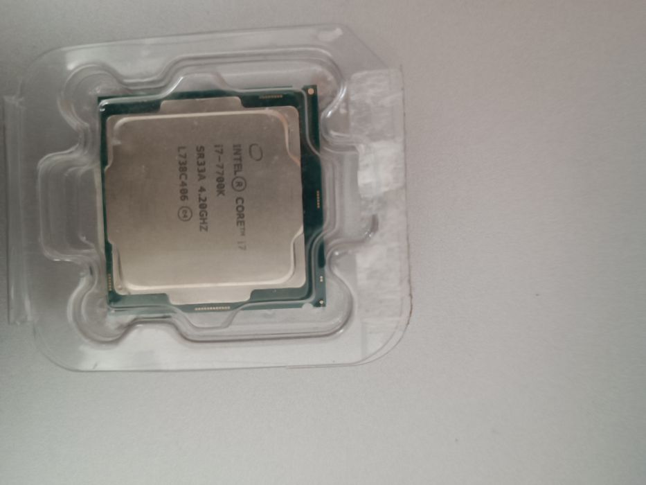 Procesor Intel i7 7700K (4c/8th, 4.2ghz up to 4.5ghz  skt 1151v1 -tray