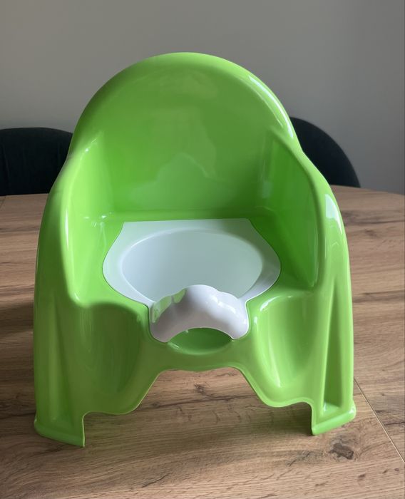 Продам детский горшок.