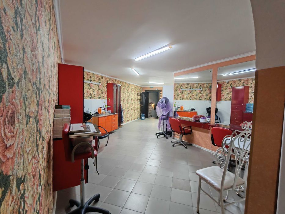 Продается коммерческое помещение 96 м2., бывший салон красоты в 5 мкр