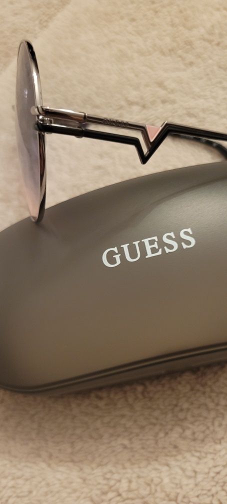 Дамски слънчеви очила GUESS