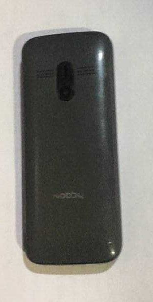 3 ta telefon. Nobby 230, Nokia 2720, Novey 105C