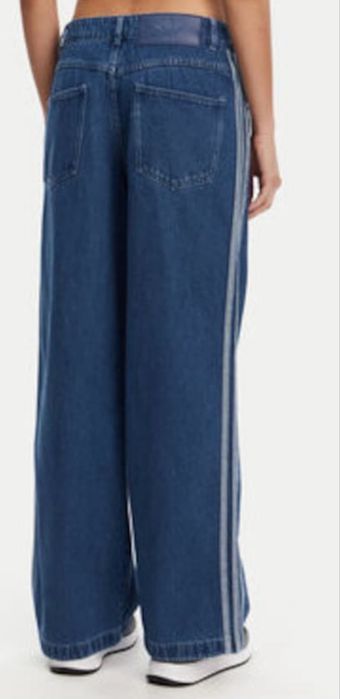 Blugi Adidas, croiala ampla, albastru