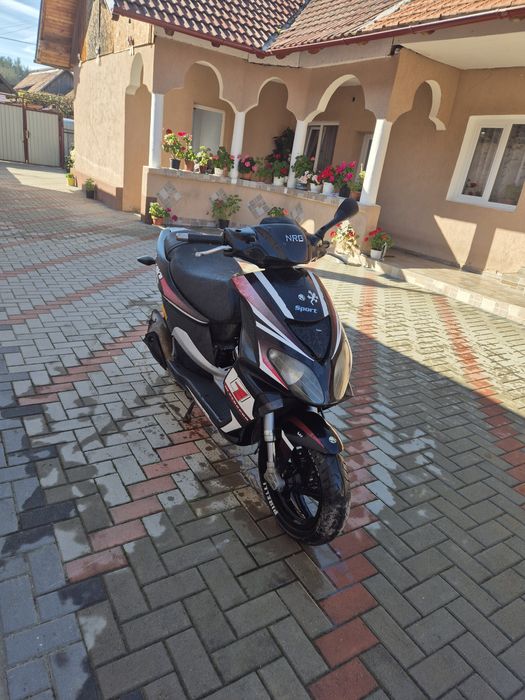 Vând sau schimb piaggio nrg