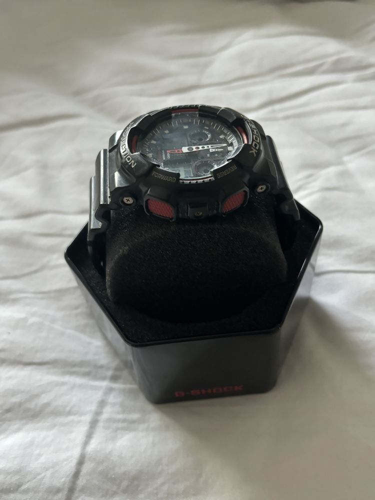 G-shock часовник