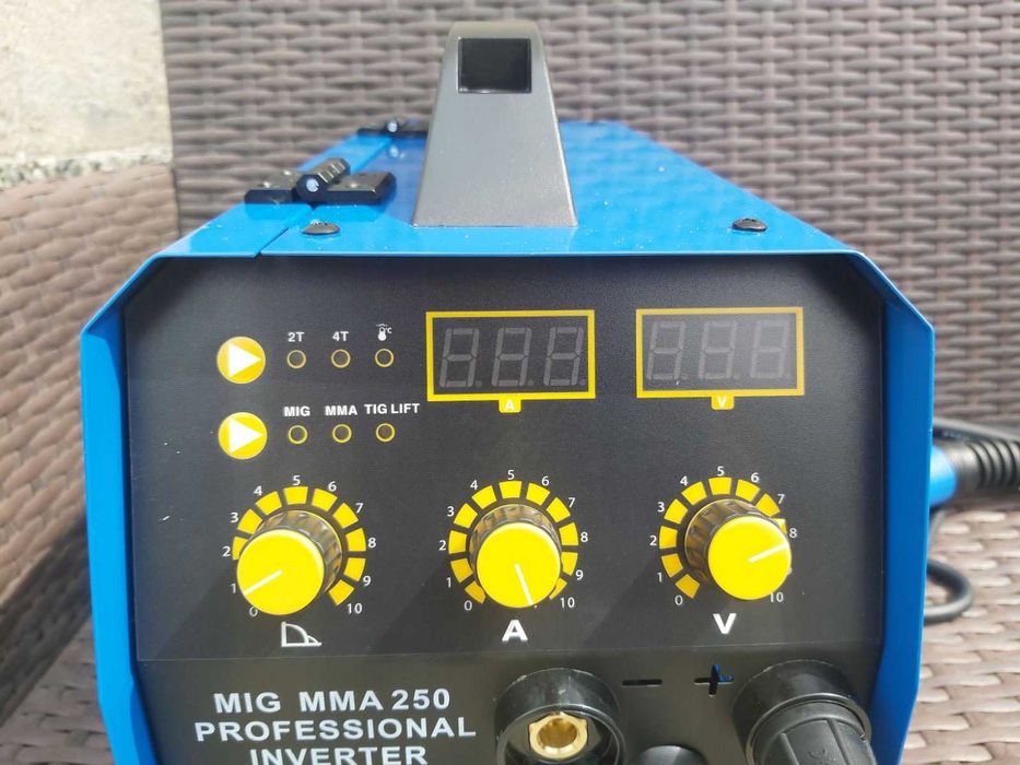 PROFESIONAL MAX 250 Инверторно Телоподаващо + Електрожен 250А