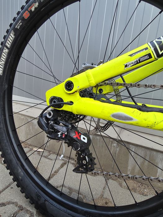 Продавам commencal v3 supreme dh