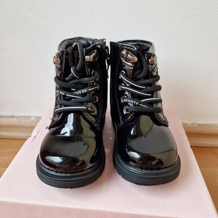 Ghete blana fetite, bebe, masura 21