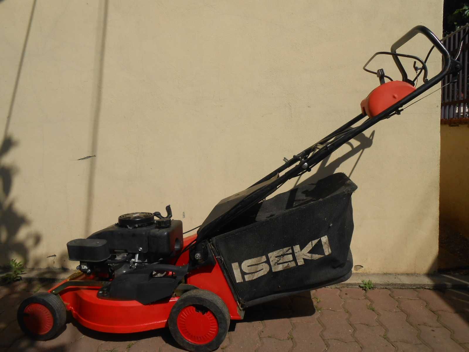 Masina tuns gazon iarba autotractiune motor benzina Briggs & Stratton